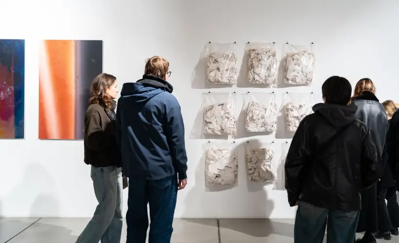 zdjęcie z wystawy BEYOND THE ZERO