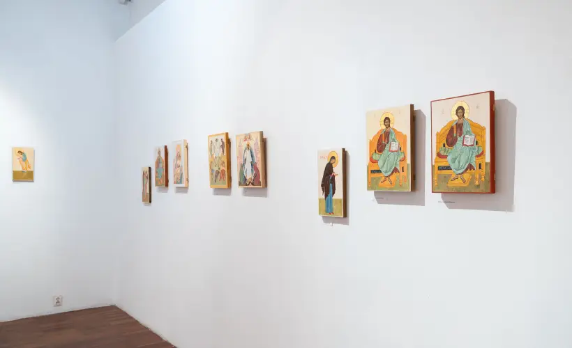 zdjęcie z Wystawy prac Uczestniczek i Uczestników Uniwersytetu Artystycznego Trzeciego Wieku